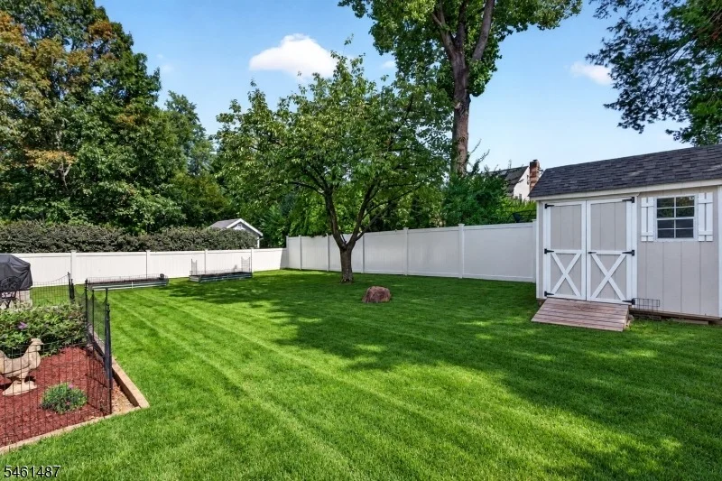 Photo of 11 Indian Spring Rd