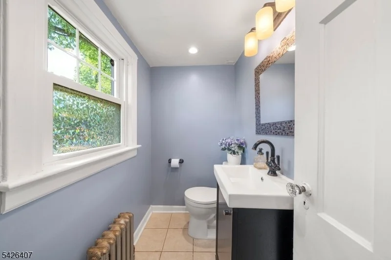 Photo of 192 Gregory Ave
