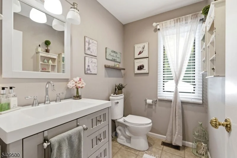Photo of 25 Timber Ln