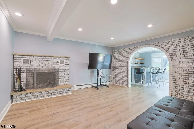 Photo of 17 Corwin St