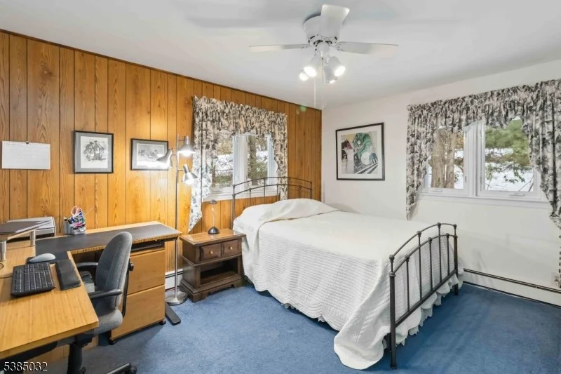 Photo of 6 Seabert Ln