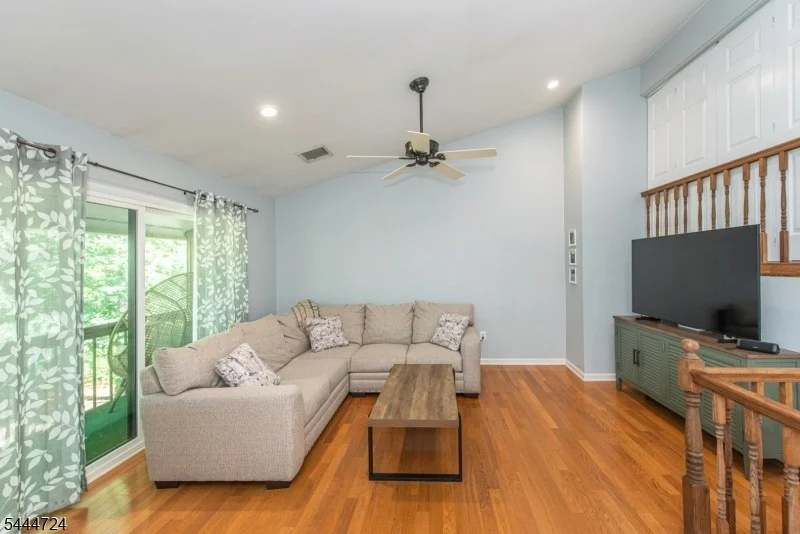 Photo of 1068 TREETOPS