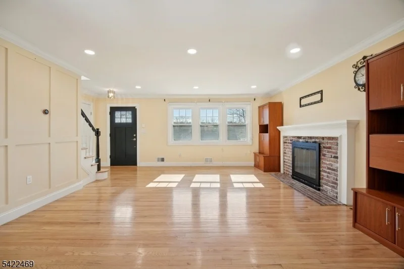 Photo of 59 Oakwood Dr