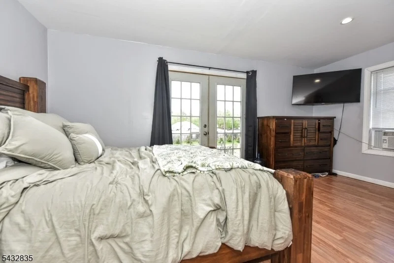 Photo of 42 Kanouse Rd