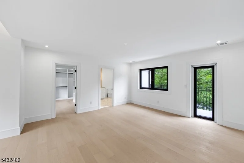 Photo of 809 West Shore Drive