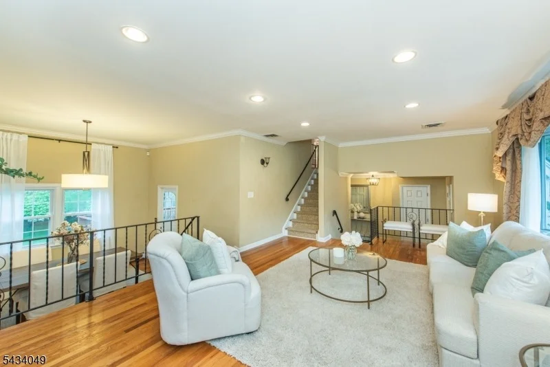 Photo of 27 Bogert Rd