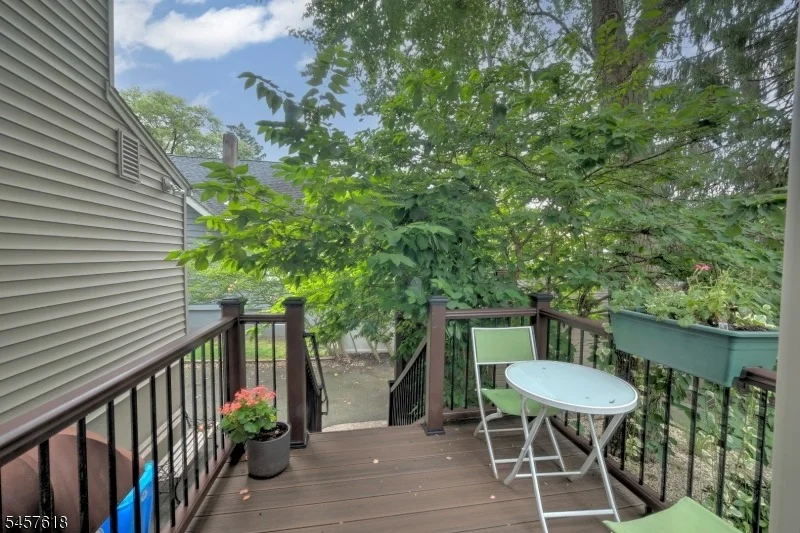 Photo of 674 Eagle Rock Ave