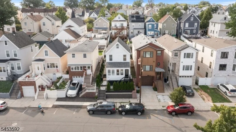Photo of 345 Forest St