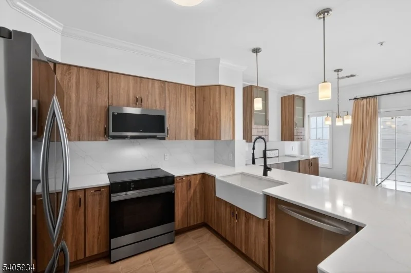 Photo of 8 Maple Cres Unit 12