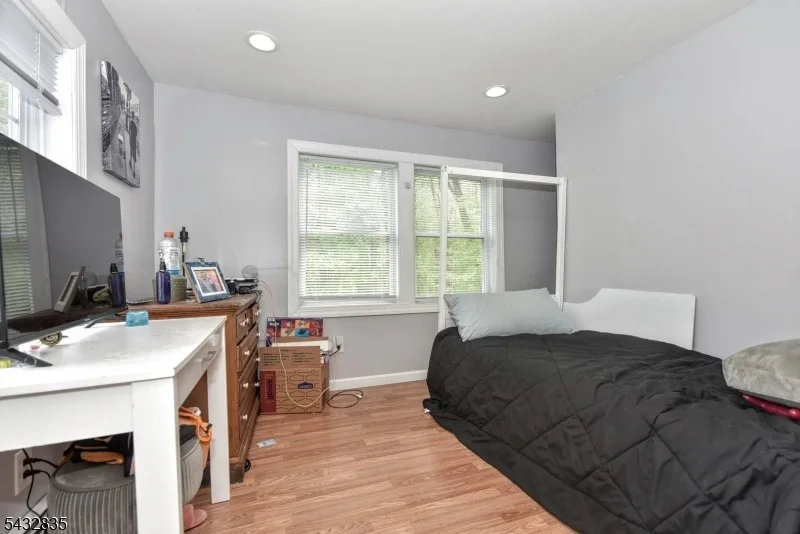 Photo of 42 Kanouse Rd