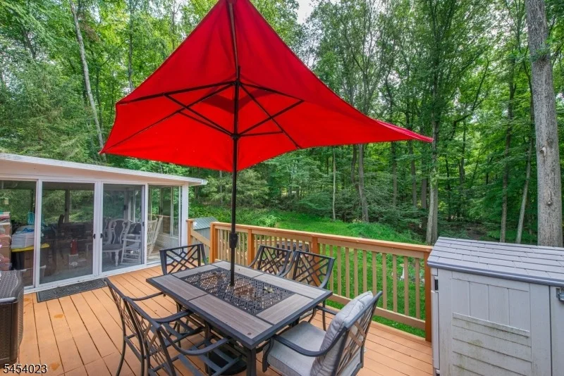 Photo of 42 Scenic Dr