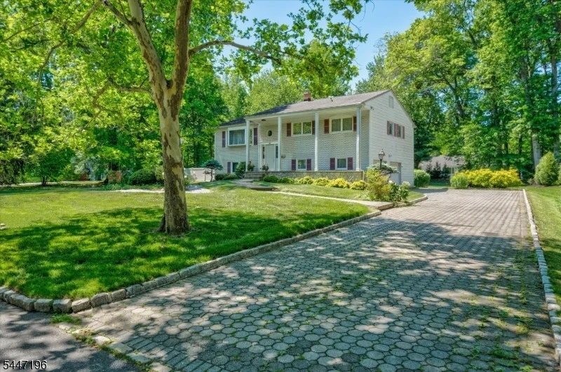 Photo of 57 Robbins Ave