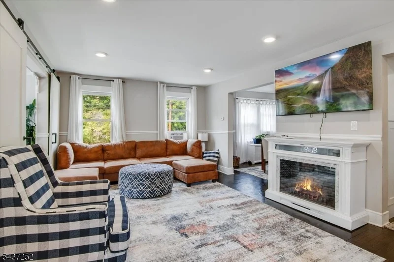 Photo of 13 Elm Dr