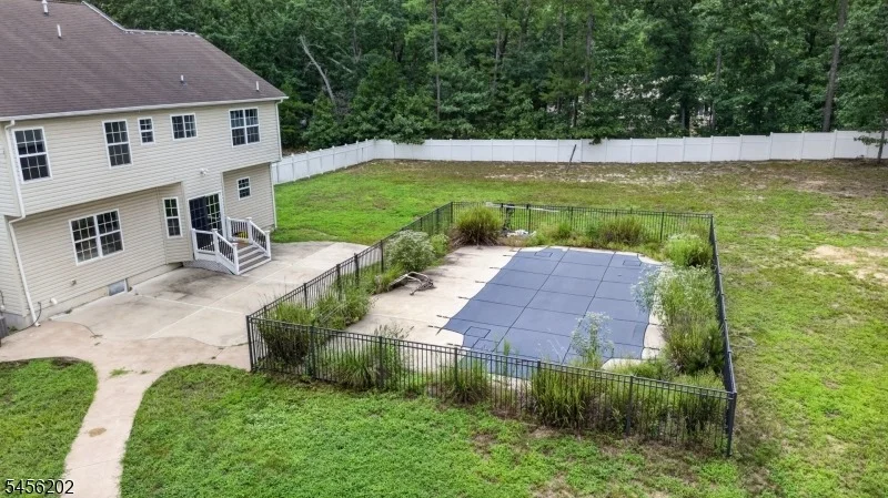 Photo of 893 Lakehurst Ave