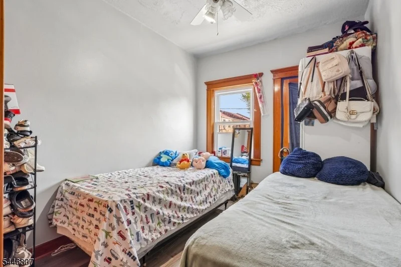 Photo of 390 Delano Pl