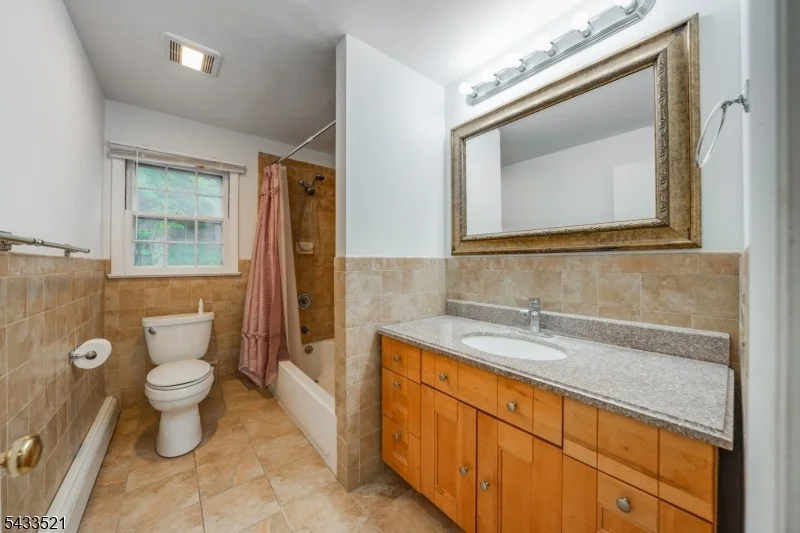 Photo of 638 River Rd