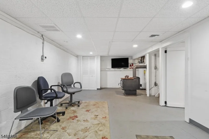 Photo of 341 Skyline Dr