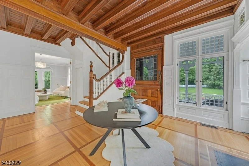 Photo of 42 Llewellyn Rd
