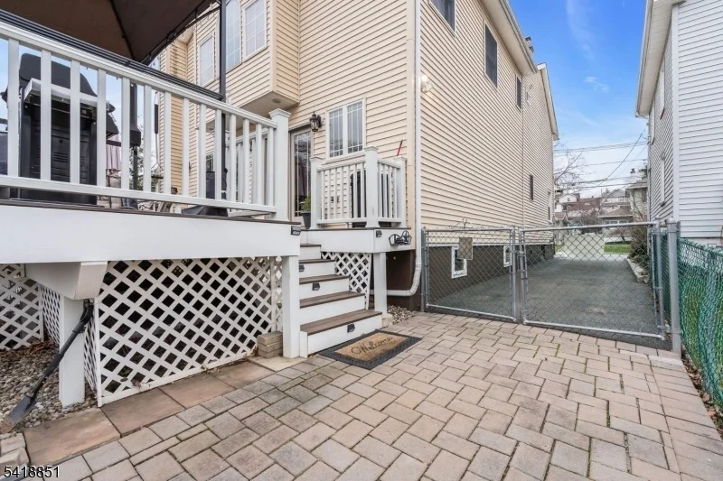 Photo of 104 Prospect St