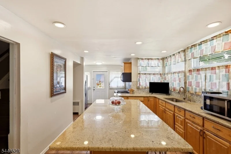 Photo of 569 Berkeley Ave