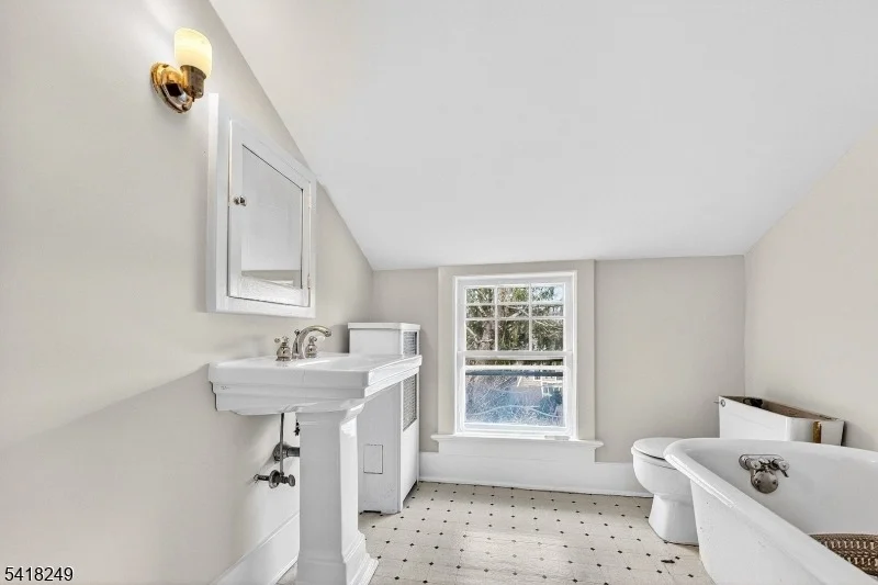Photo of 170 Christopher St
