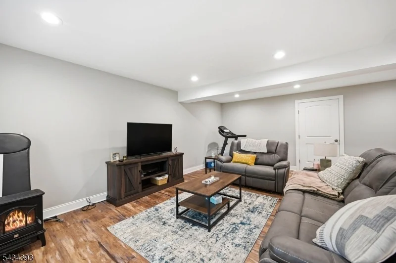Photo of 461 Westbrook Rd