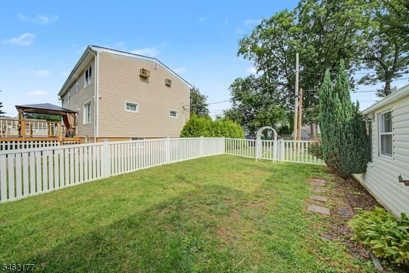 Photo of 13 SPRUCE PLACE