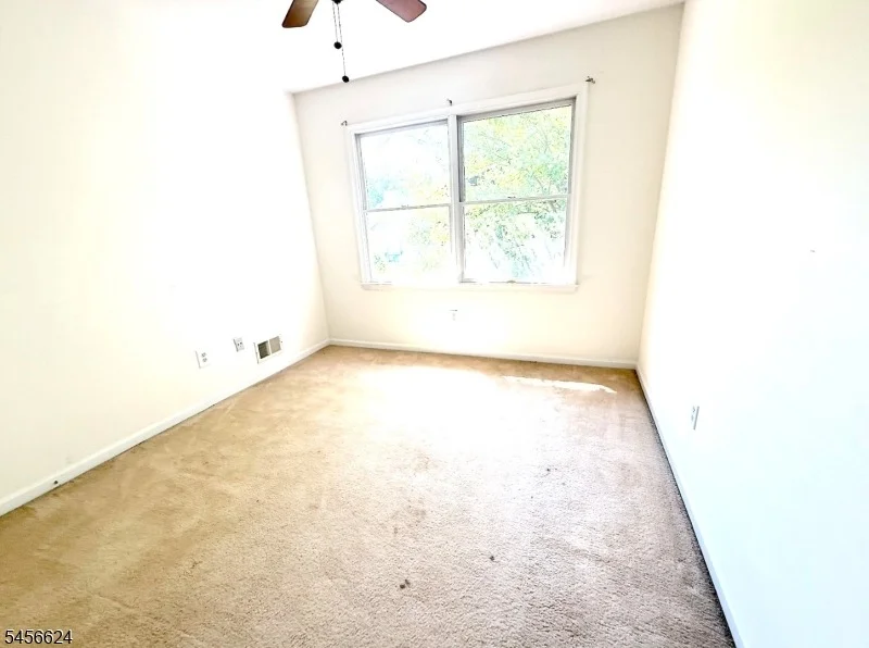 Photo of 33 Mcguire Dr