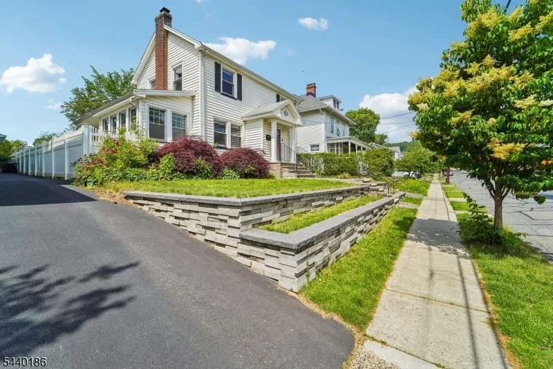 Photo of 34 Cypress St