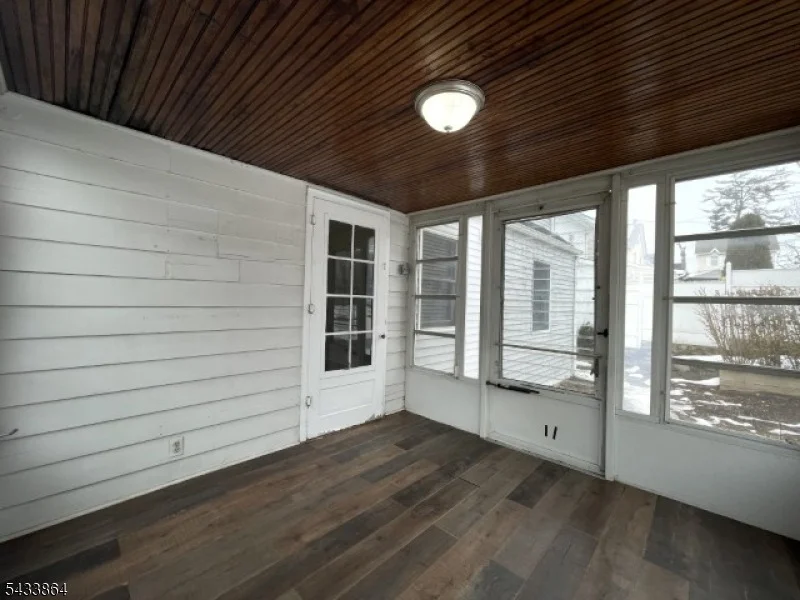Photo of 1584 Walker Ave