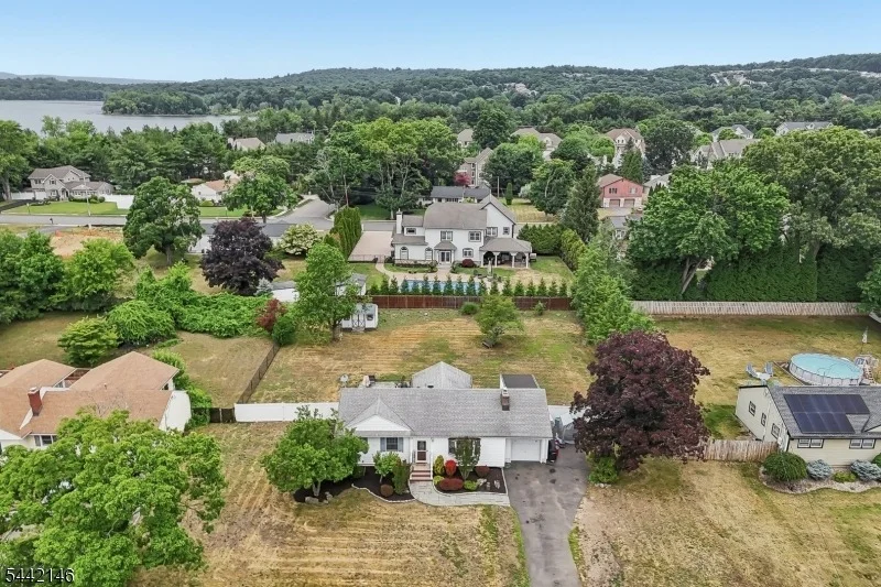 Photo of 49 Pancake Hollow Dr