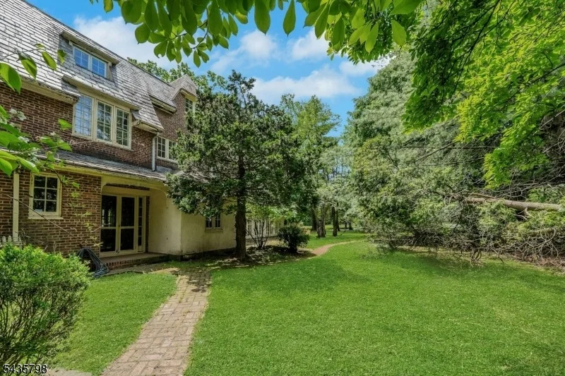 Photo of 475 Berkeley Ave