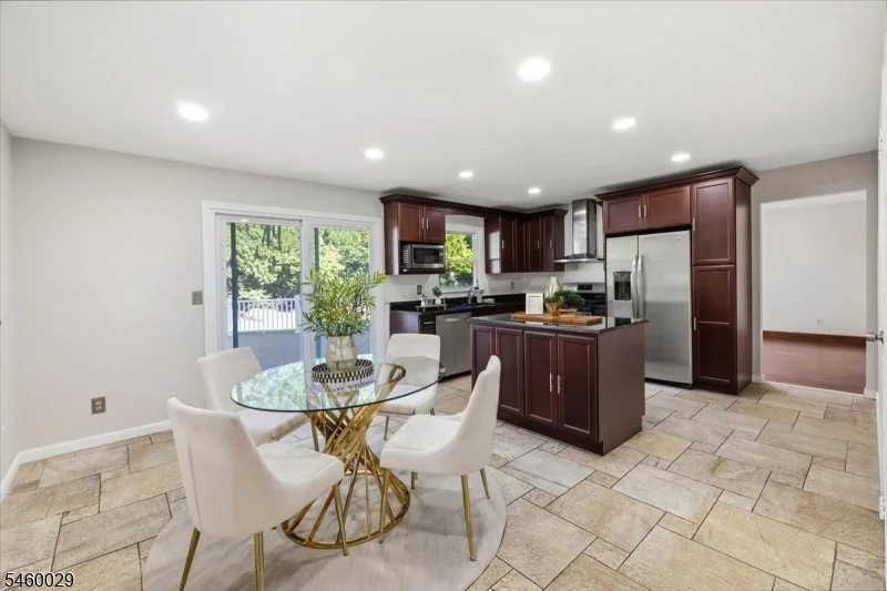 Photo of 45 Holyoke Rd