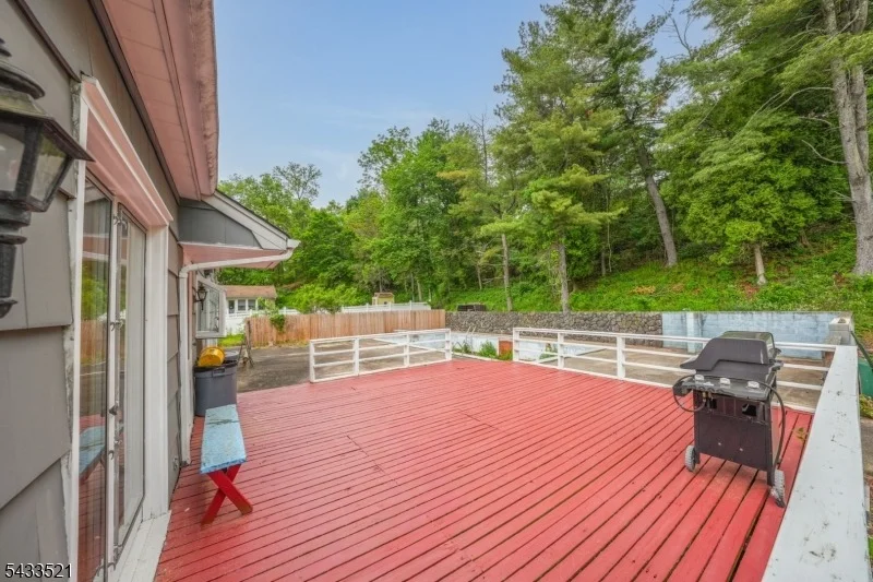 Photo of 638 River Rd