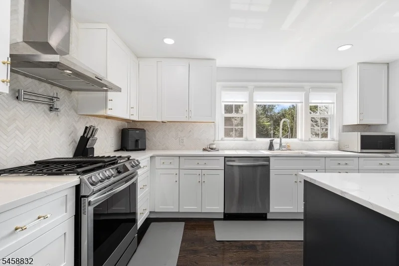 Photo of 330 Springfield Ave