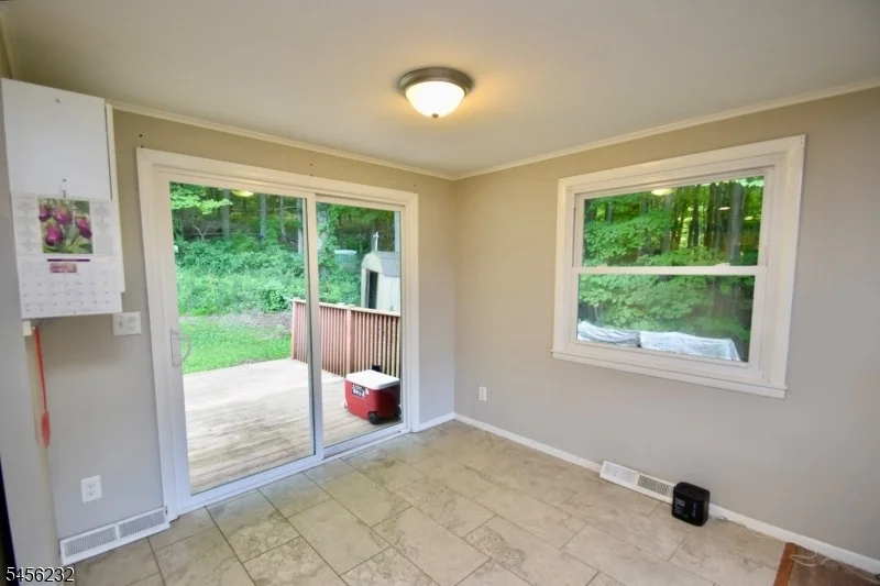 Photo of 131 Munsonhurst Rd