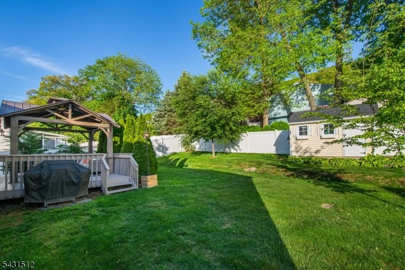 Photo of 540 Herrick Dr