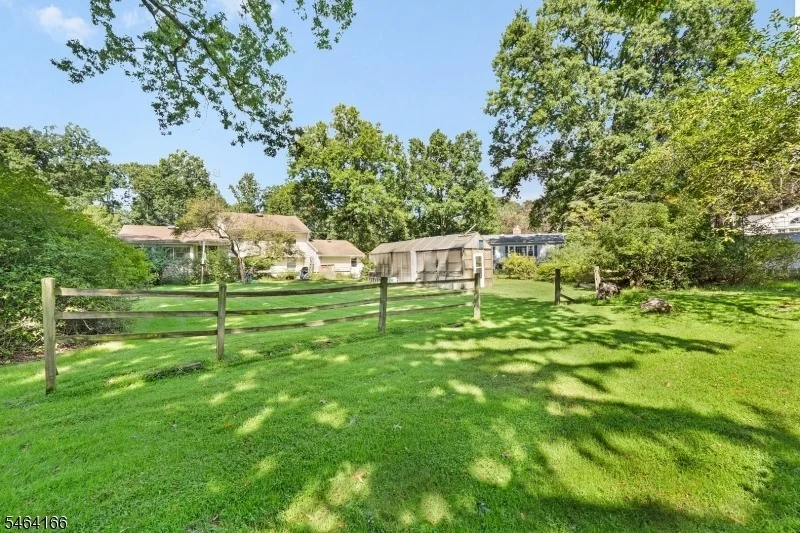 Photo of 4 Pierson Ln