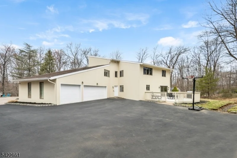 Photo of 586 Stangle Rd