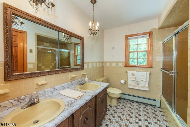 Photo of 21 Bates Dr