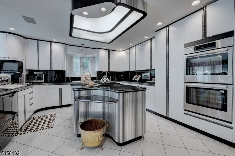 Photo of 52 Edgemont Rd