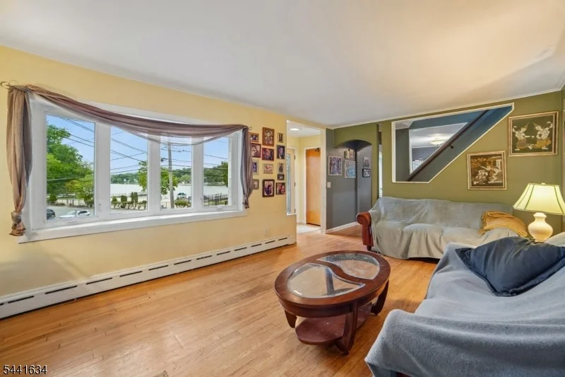 Photo of 72 Lake Dr East