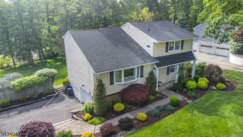 Photo of 27 Bogert Rd