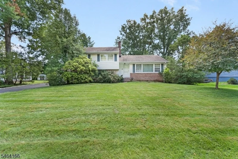 Photo of 4 Pierson Ln