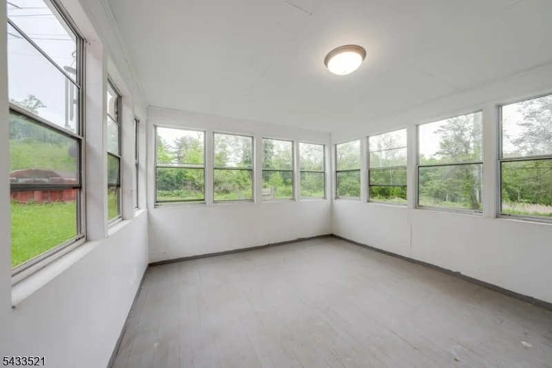 Photo of 638 River Rd