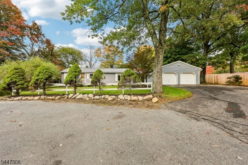 Photo of 8 Summit Rd