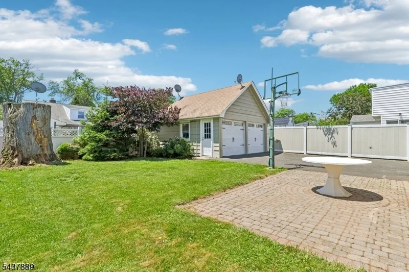 Photo of 1032 Kipling Rd