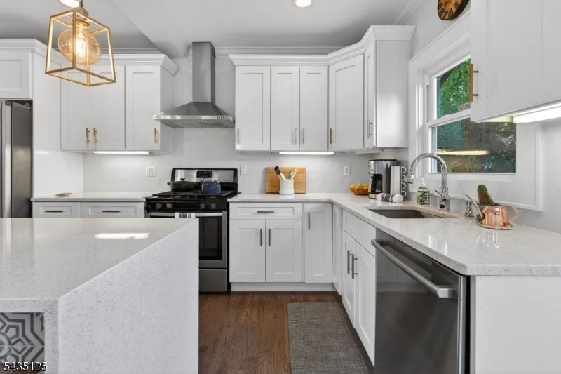 Photo of 54 Van Riper Ave