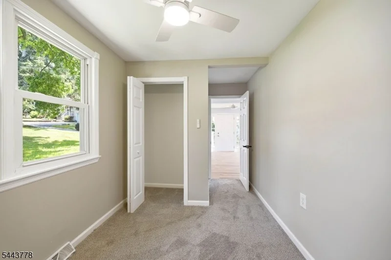 Photo of 82 Fairview Dr