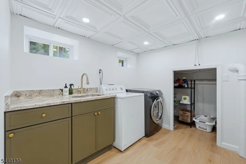 Photo of 102 Mortimer Ave